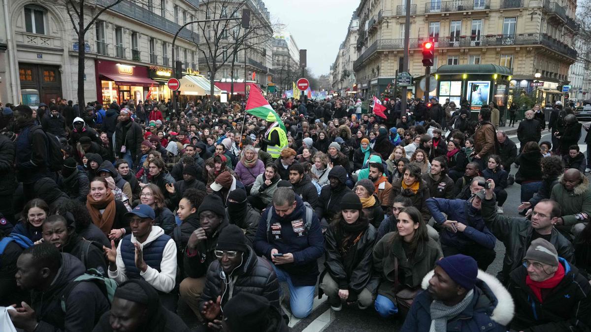 Archivo - Protestas contra la reforma migratoria en París