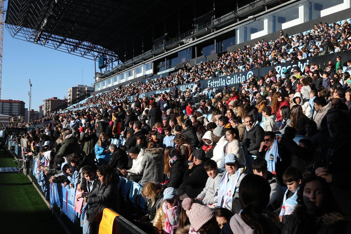 Un regalo de los 'Reyes Celestes': fiesta en el entreno a puertas abiertas en Balaídos
