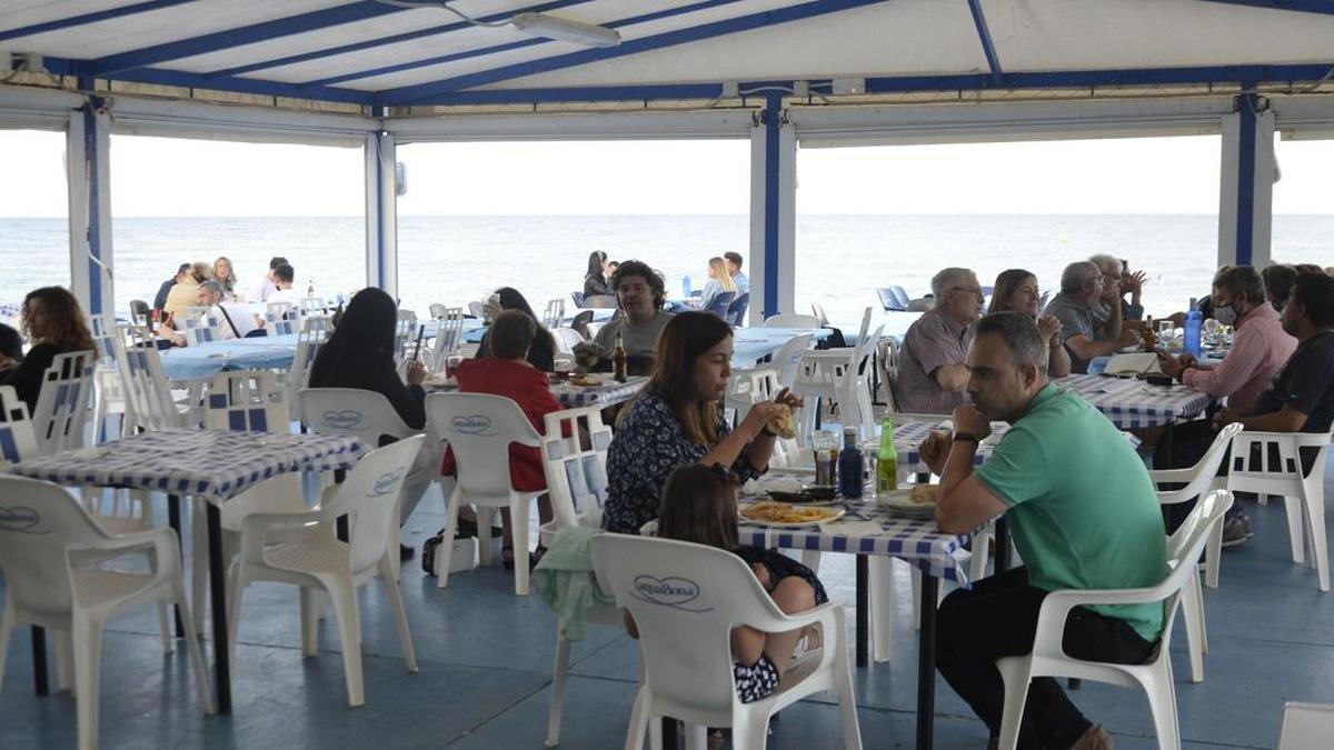 El establecimiento estará destinado a la venta de bebidas y comidas, y dispondrá de una superficie máxima de 140 m2.