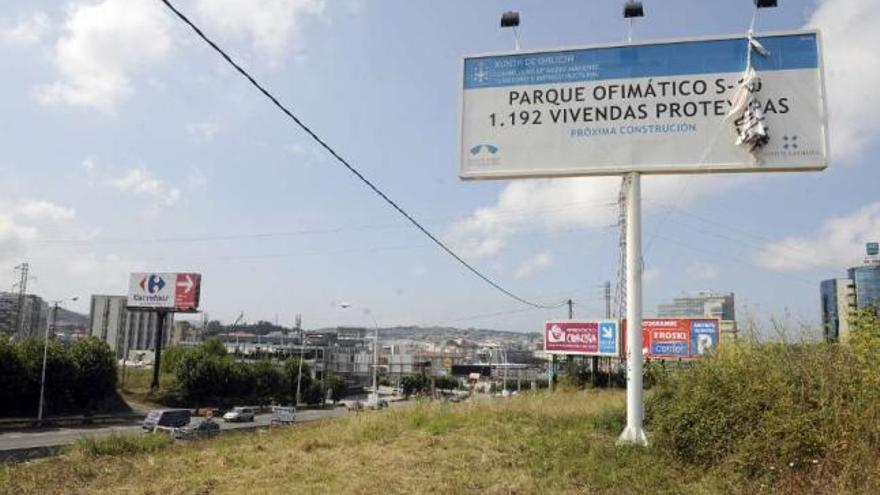 Terrenos del futuro parque ofimático, junto a la avenida de Alfonso Molina. / eduardo vicente