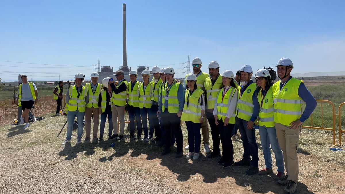 Dinamitan las torres de la central térmica que contaminó el norte de Castellón hace 40 años