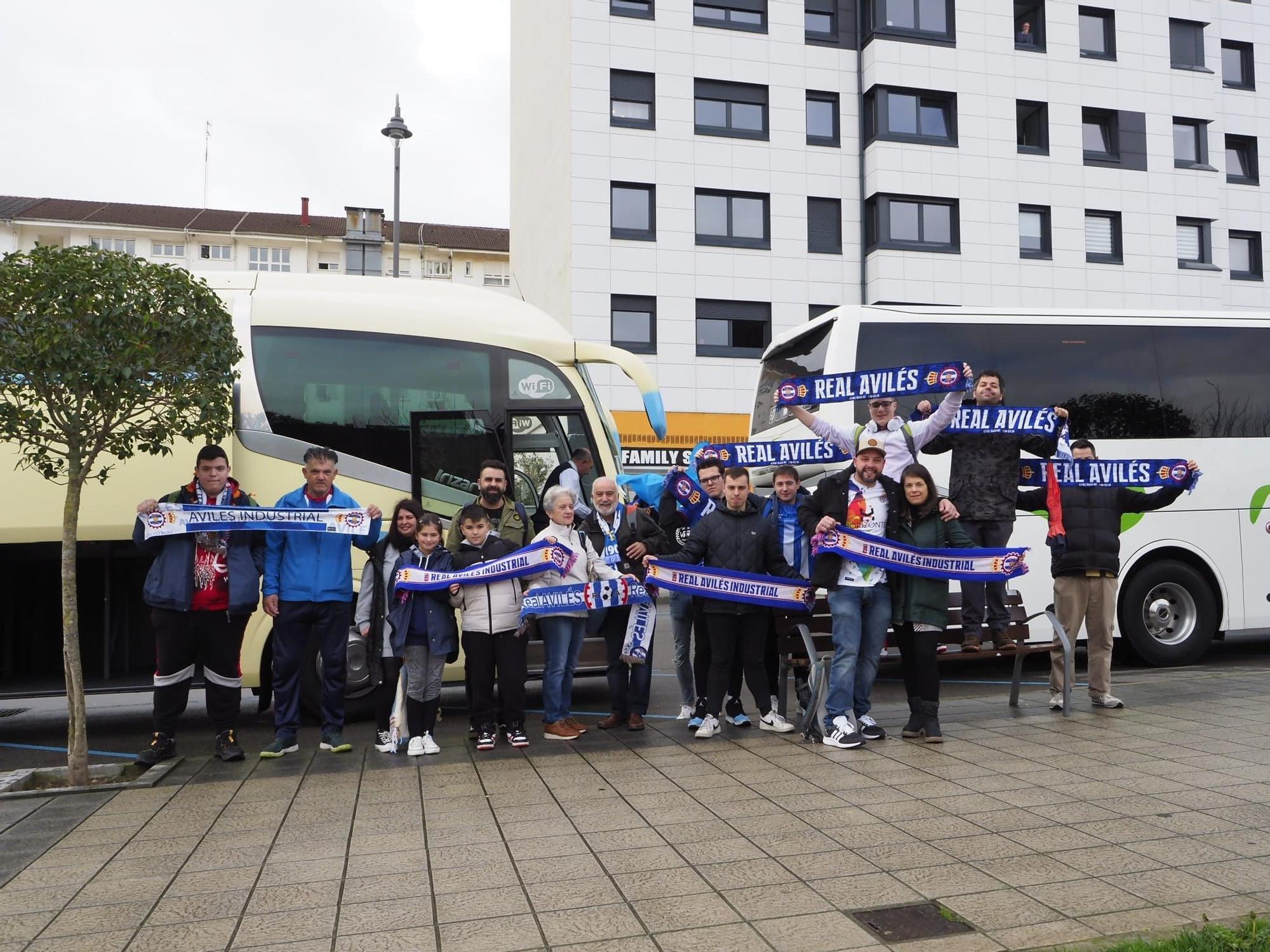 EN IMÁGENES: el desplazamiento de la afición del Real Avilés a Laredo