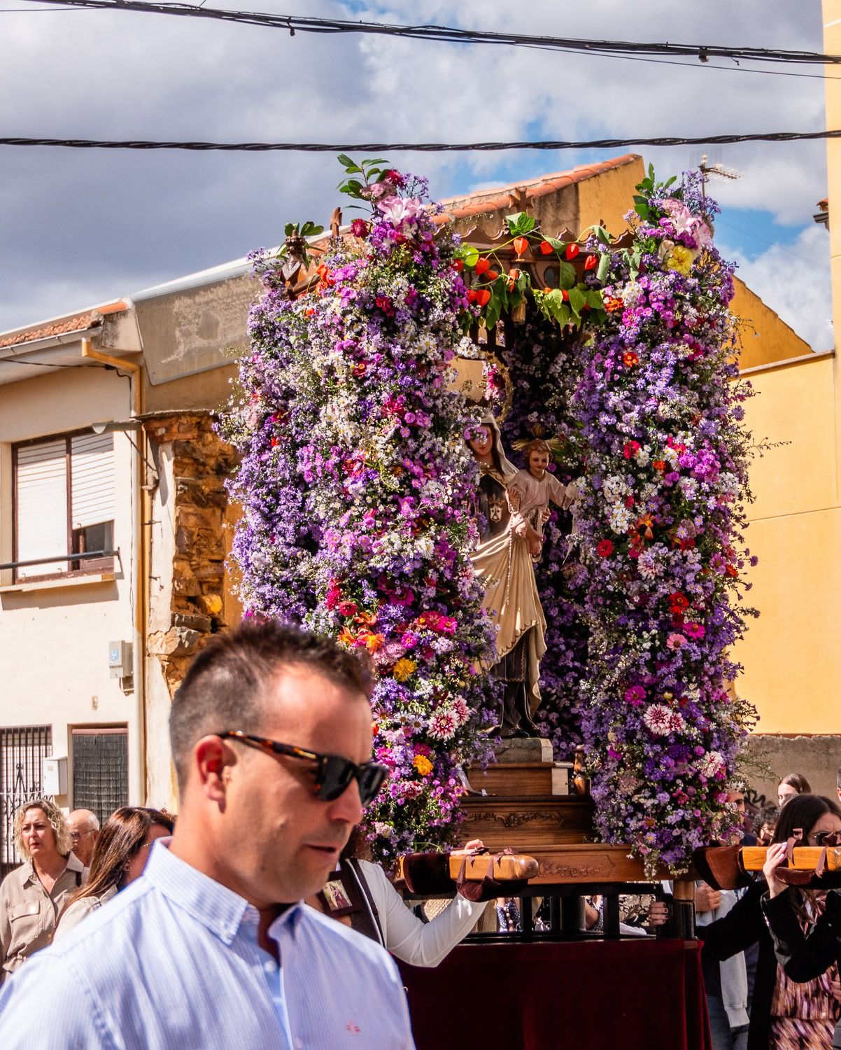 Tábara festeja la Virgen del Camrne más femenina