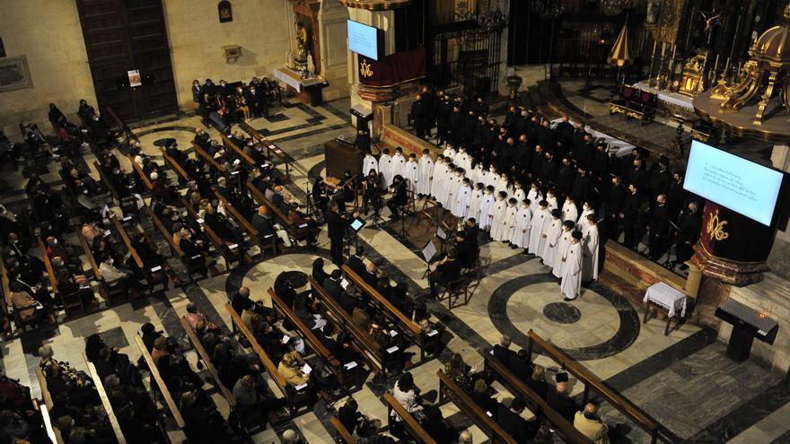 El concierto gratuito del Misteri d'Elx del Viernes de Dolores reúne a cien intérpretes en Santa María