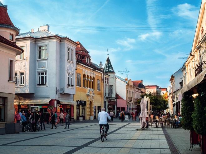 Calle del centro de Piestany, Eslovaquia
