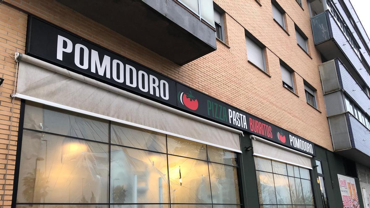 Vídeo | Dionisio Acedo: una calle con memoria profesional y pulso urbano que se ha convertido en una de las arterias de conexión más activas de Cáceres