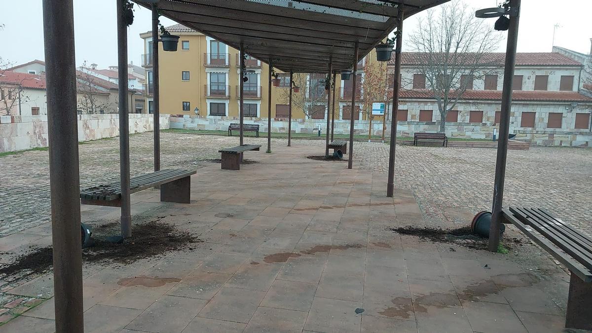 Actos vandálicos en el parque de San Martín