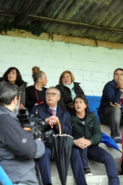 Grabación de un programa de televisión en el campo del Santiago de Aller