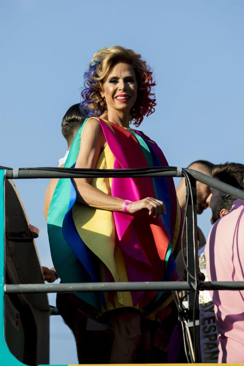 Ágatha Ruiz de la Prada en una carroza del Orgullo 2018