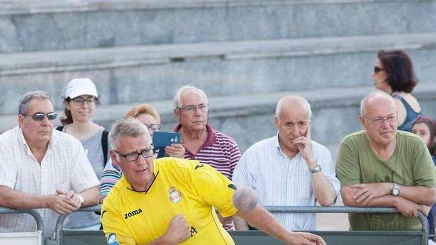 Bernardo Menéndez, durante su participación en el Arcu Atlánticu.