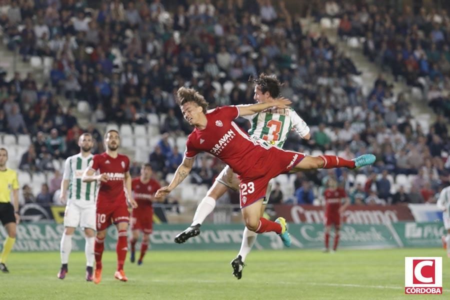 El Córdoba vence en el último suspiro al Zaragoza.