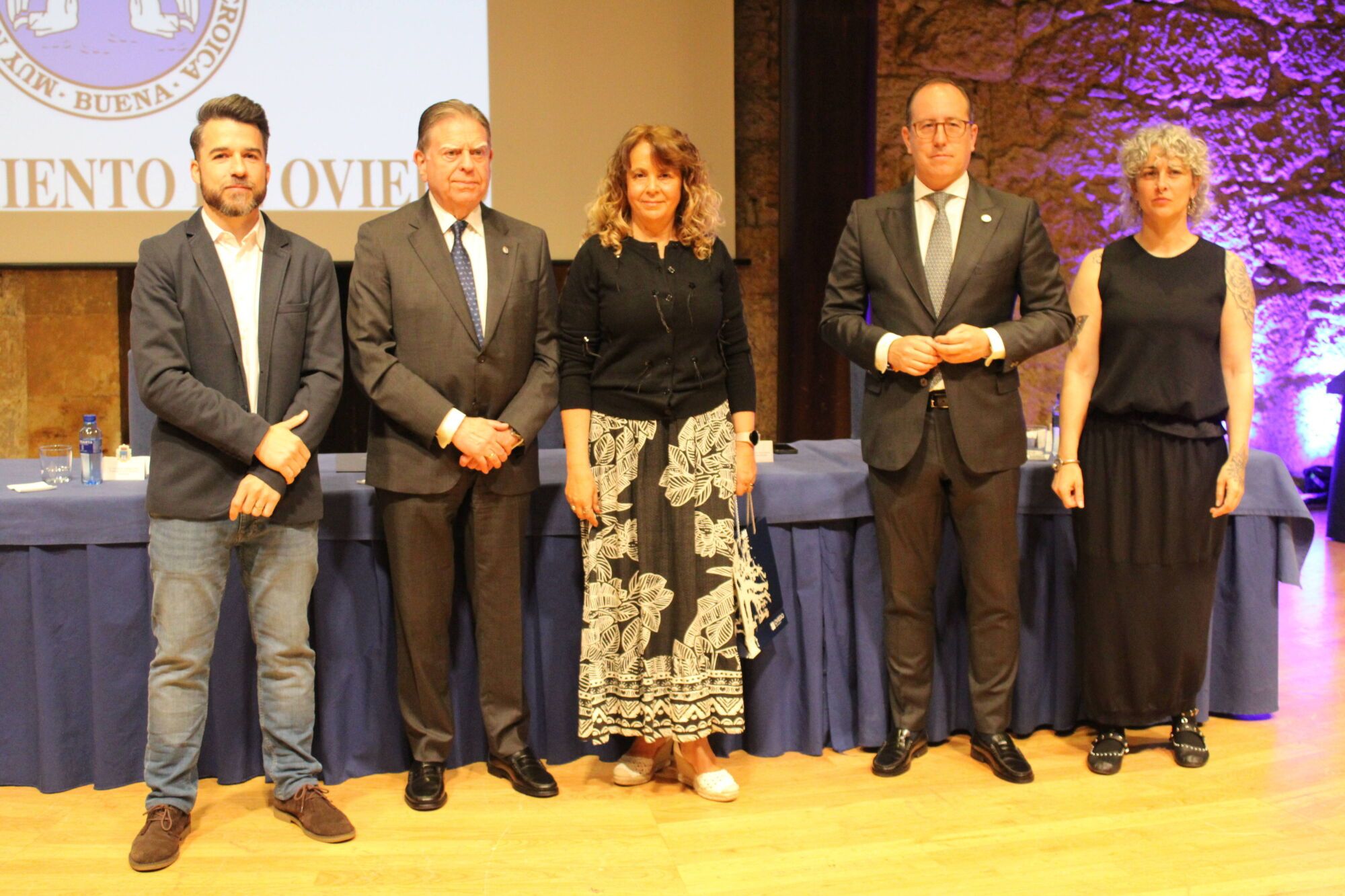 Acto institucional Santa Rita Hora: 11:00 Lugar: Oviedo, Sala de Cámara del Auditorio Príncipe Felipe Descripción: Homenaje a los trabajadores municipales jubilados y a quienes cumplen 25 y 40 años de servicio en el Ayuntamiento.