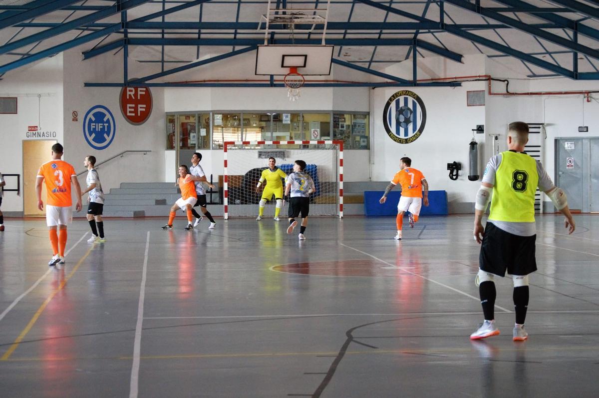 Un instante de uno de los encuentros del campeonato.