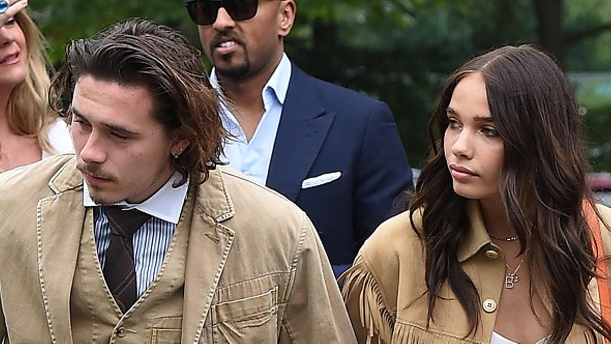 El 'twinning' de Brooklyn Beckham y Hana Cross, llegando al Campeonato de Wimbledon