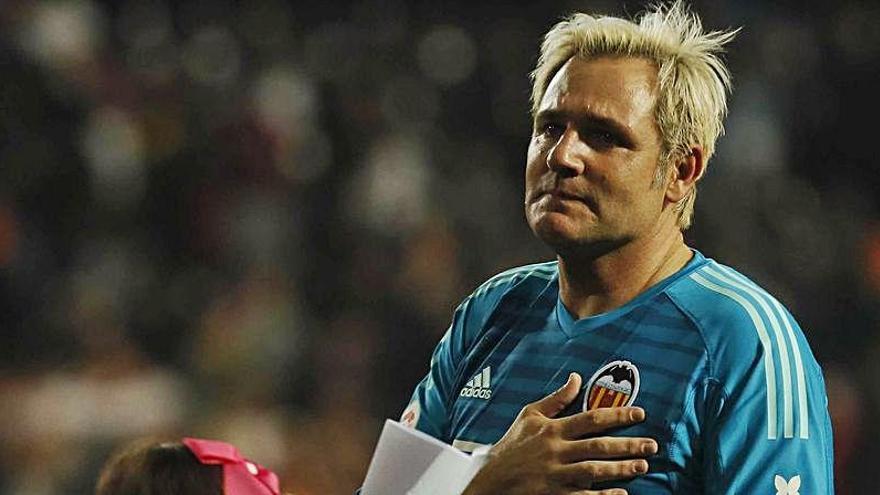 Cañizares pone sus acciones contra Lim