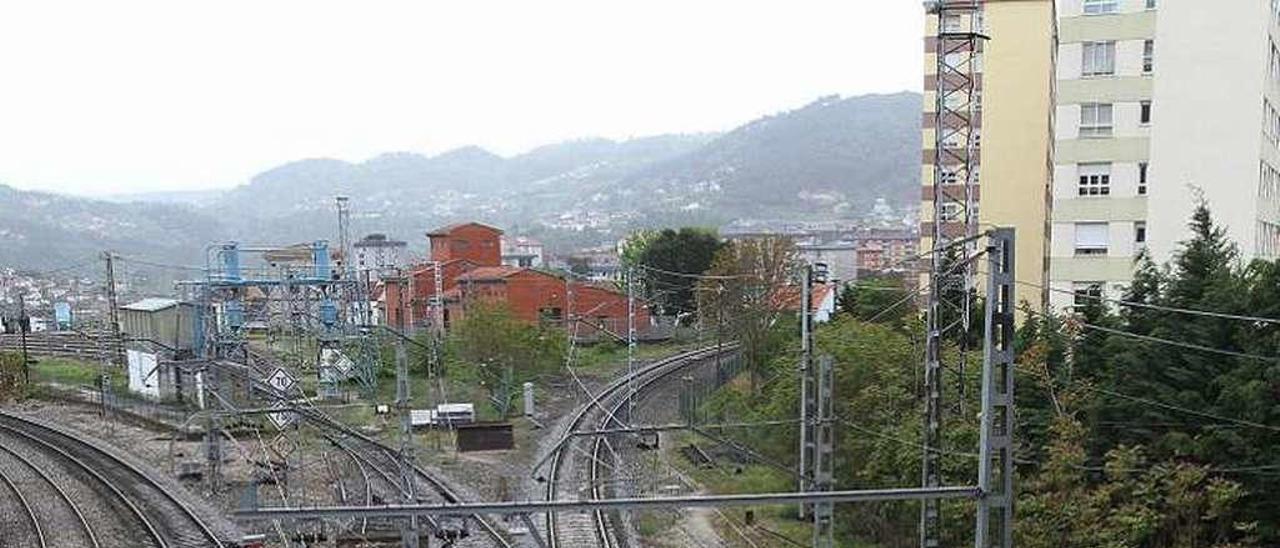 El actual trazado ferroviario por el que entrará el AVE. //Iñaki Osorio