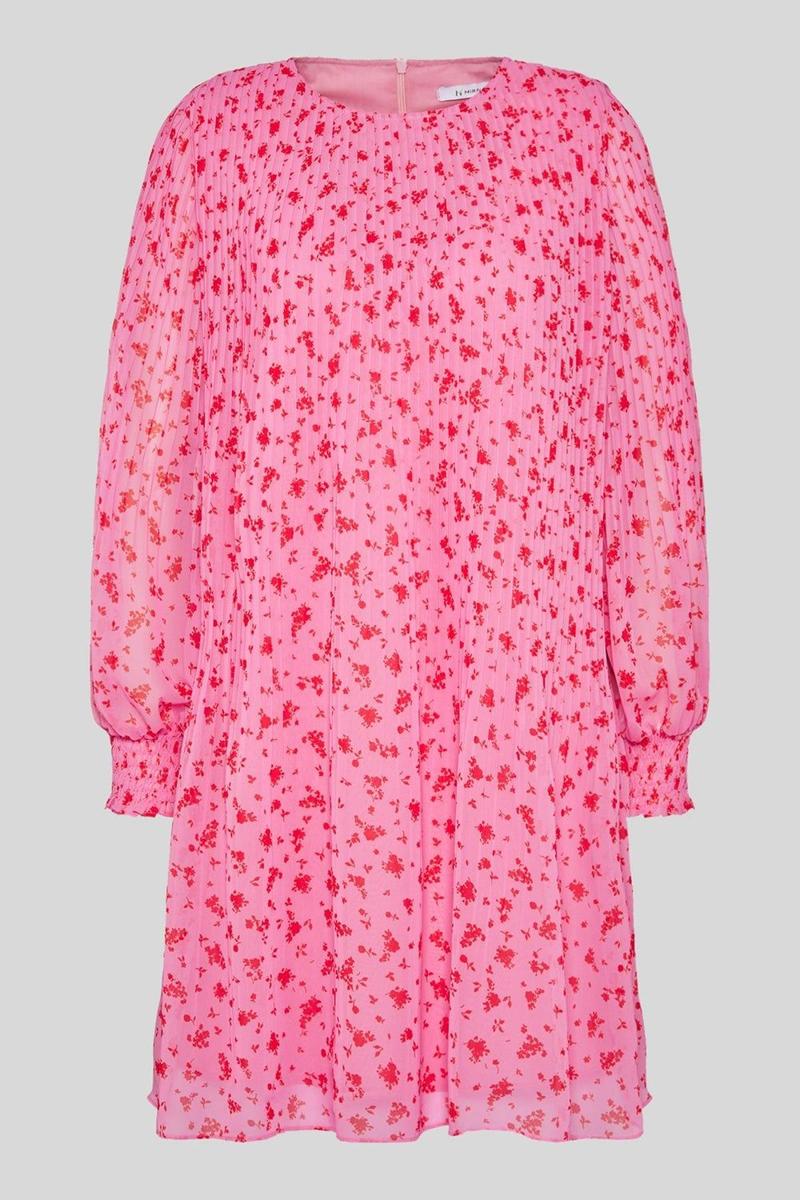 Minivestido rosa con estampado 'liberty', de C&amp;A (precio: 39,99 euros)