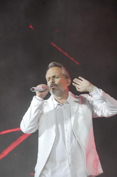 CONCIERTO DE MIGUEL BOSE EN EL PABELLON GRAN ...