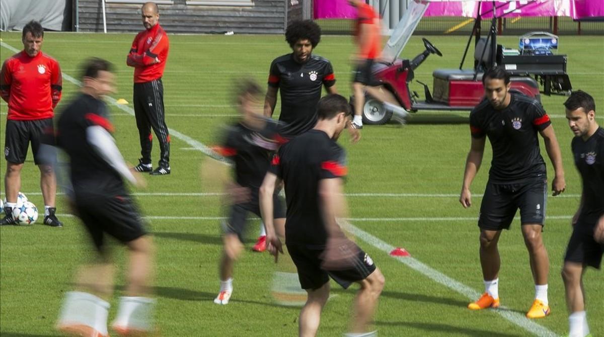 ecarrasco29635737 munich 11 05 2015 pep guardiola observa el c160309205403 ecarrasco29635737 munich 11 05 2015 pep guardiola observa el c160309205403