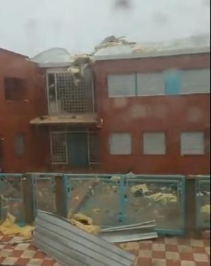 Estado del colegio de Beneixama tras el paso de la tormenta.