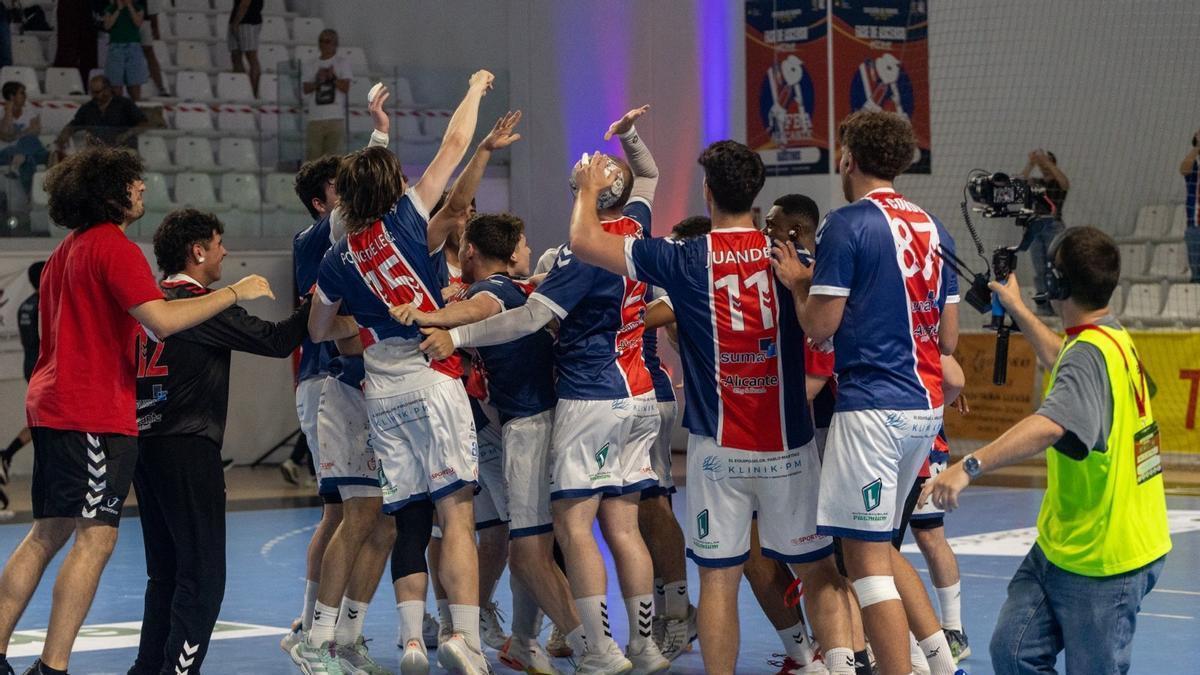Agustinos arrolla a Burgos en su camino hacia la Asobal