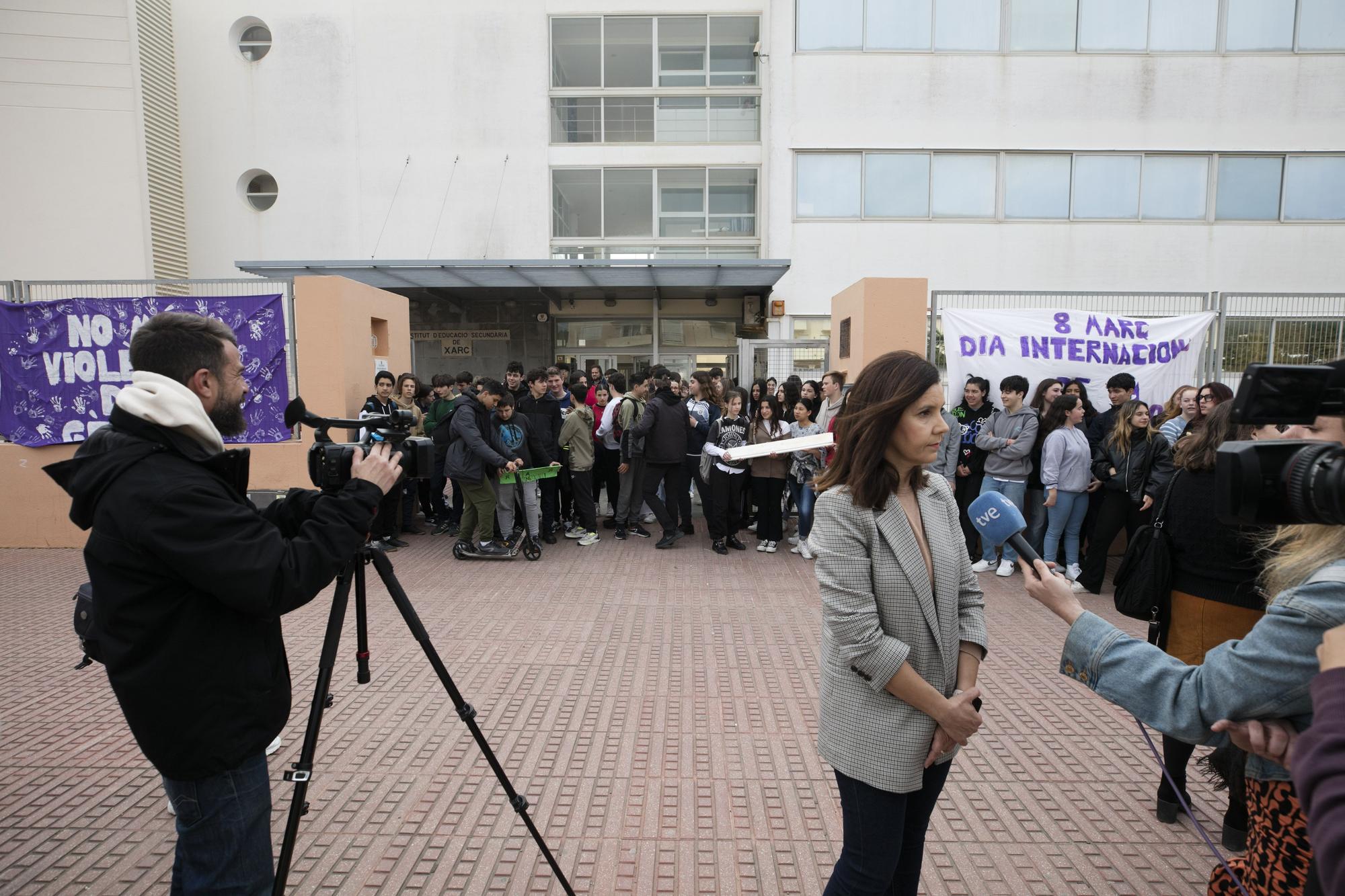 Alumnos y familias del instituto Xarc de Ibiza claman contra Educación por el mal estado del centro