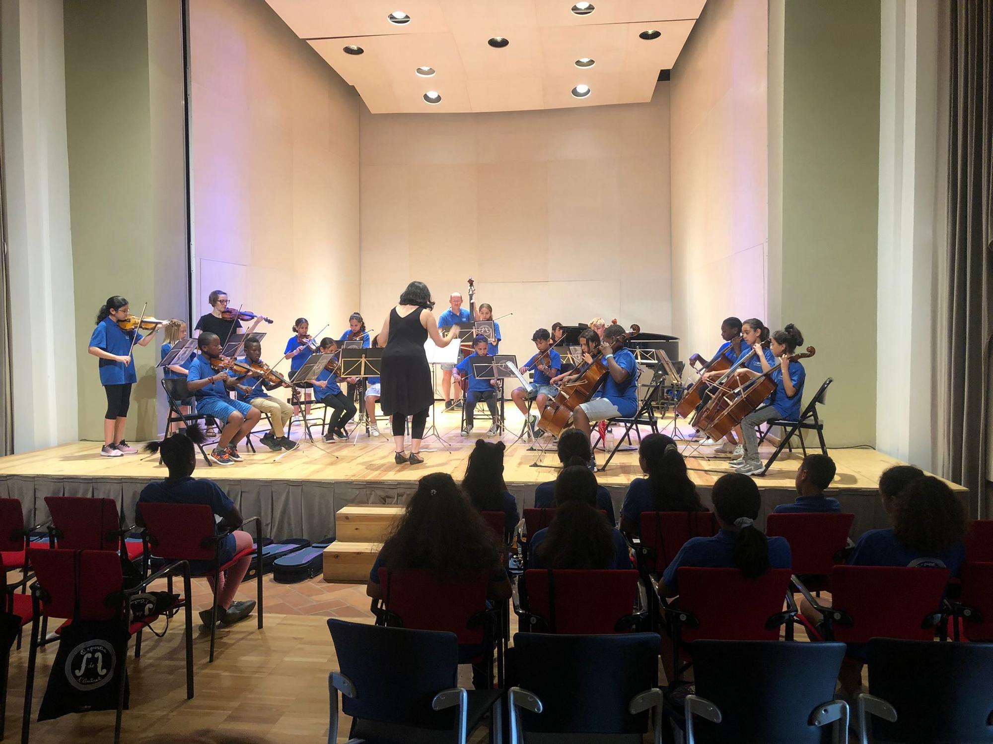 L'Orquestra de l'Anicet de Pagès tanca el curs amb un concert a l'Auditori dels Caputxins