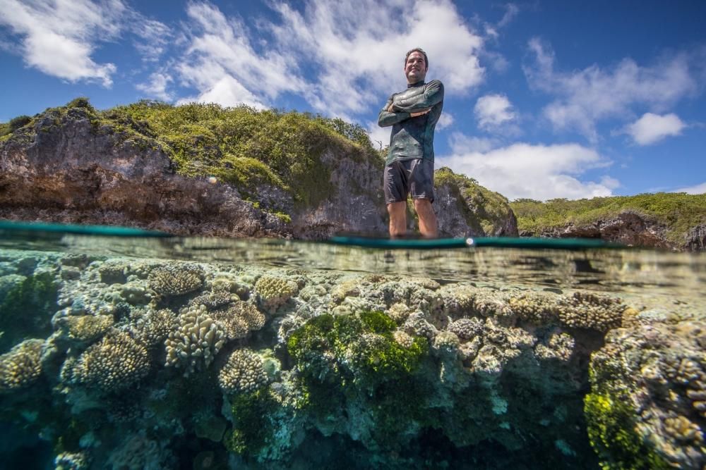 Pelayo Salinas, un asturiano en el santuario marino de las islas Galápagos