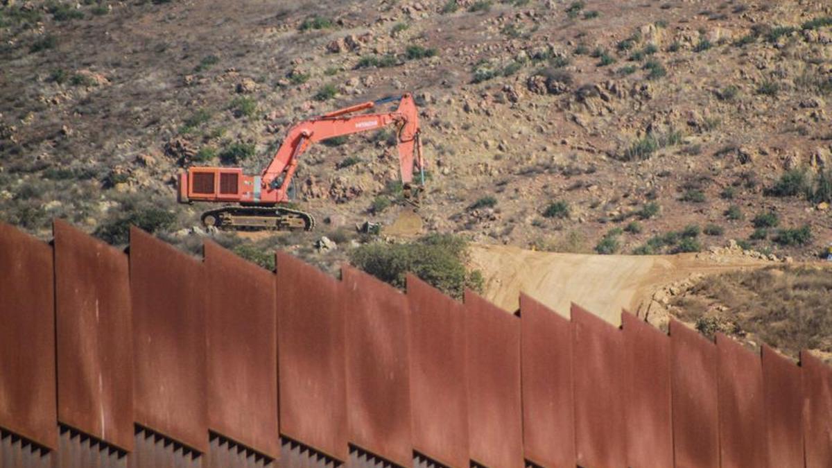 El muro en la frontera entre EEUU y México
