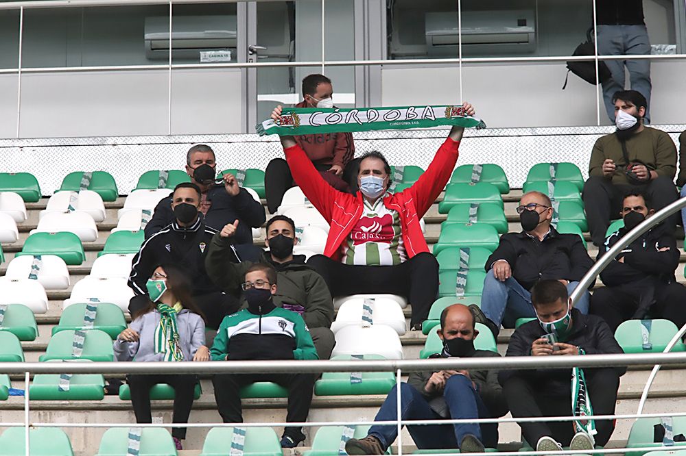 Aficionados asistentes al encuentro Córdoba CF-Tamaraceite