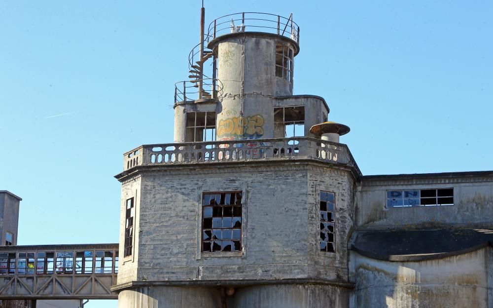 FARO retrata al antiguo edificio vigués desde todos los ángulos.