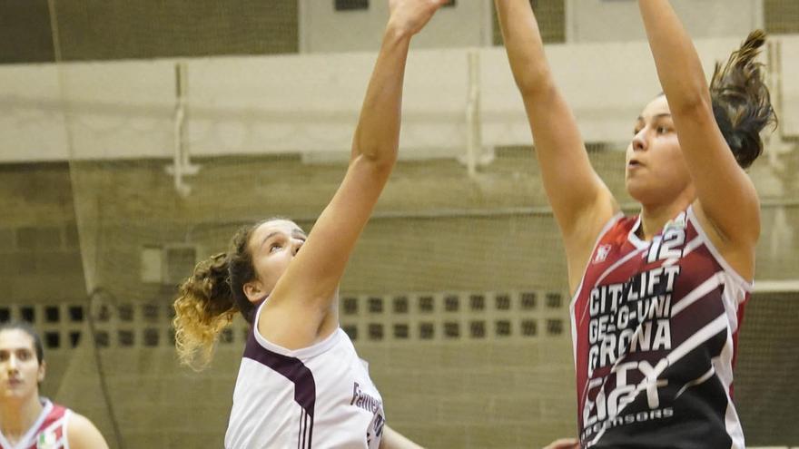 Júlia Soler, en un partit d&#039;aquesta temporada amb el GEiEG