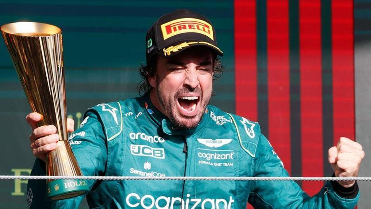 Alonso celebra un podio con Aston Martin en 2023