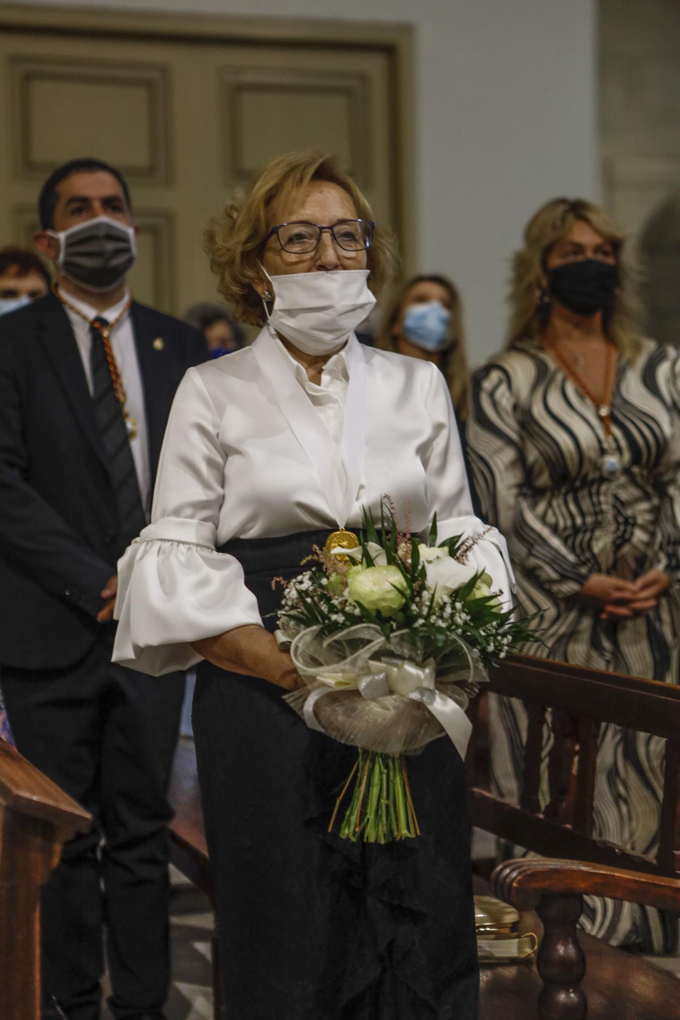 Alcoy homenajea a su patrona con flores