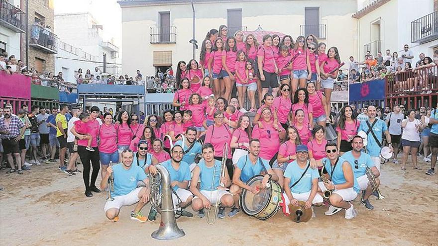 Les Dones Taurines brindan un cerril para el final de fiestas