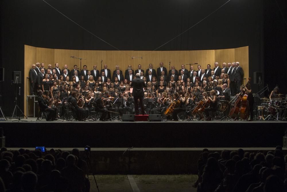 El concierto de la Coral Casablanca, uno de los clásicos del verano vigués, cierra la temporada de conciertos del auditorio del parque de Castrelos