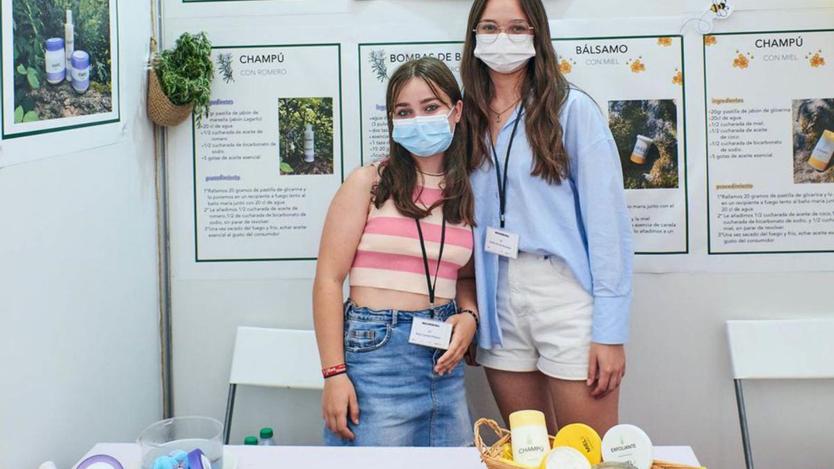 Las alumnas ganadoras del colegio Eduardo Pondal.   | // FDV