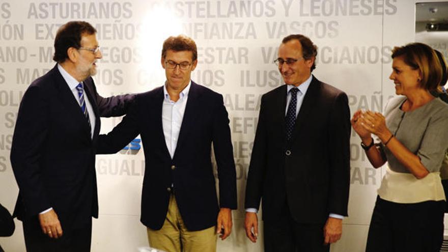 Feijóo recibe en Madrid la felicitación de Rajoy, Alfonso Alonso y Cospedal // EFE