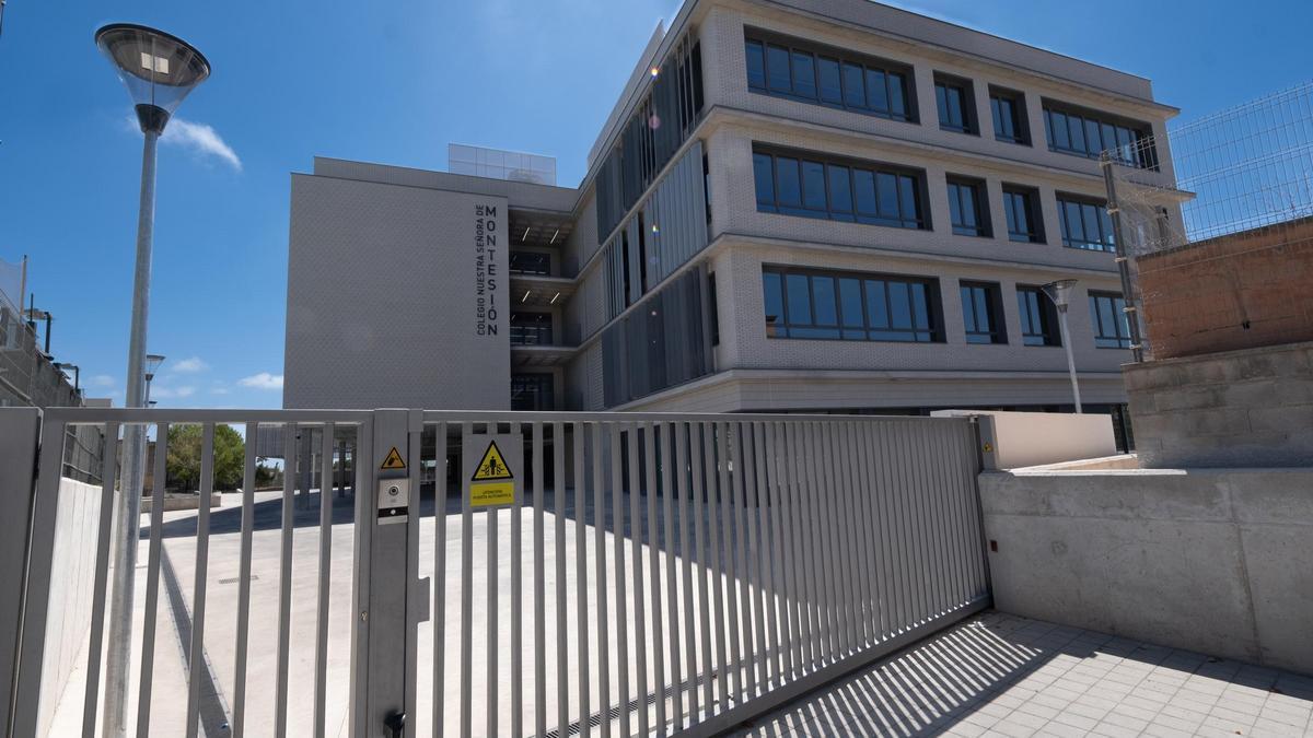 El colegio Montesión de Palma "continúa recabando información" tras apartar a un profesor por "conducta inapropiada" con una alumna
