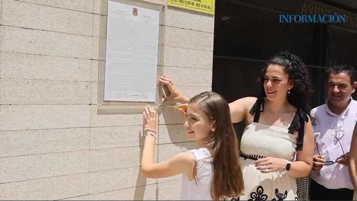 El alcalde de Alicante contrató a un traductor para escribir su bando de Hogueras en valenciano