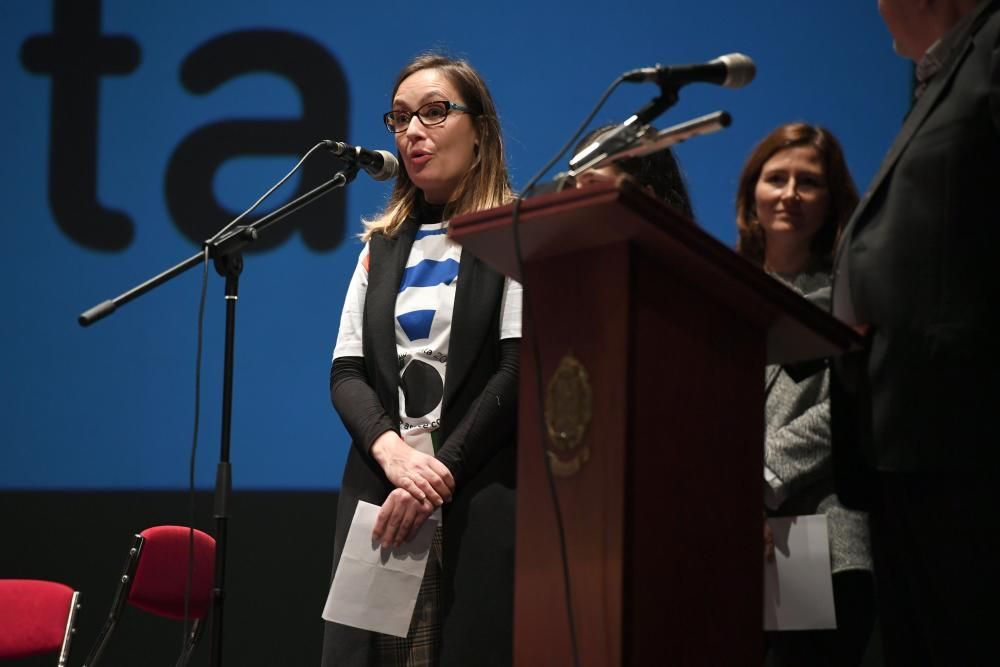 A Radio Conta celebra en el teatro Rosalía su quinta edición, en la que homenajeó a Ángel Gómez Hervada y recaudó fondos para Aspace