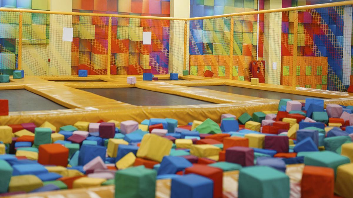 El suceso ocurrió en un parque de camas elásticas.