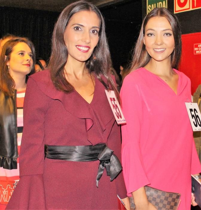 Las candidatas a fallera mayor de València visitan el concurso de teatro fallero