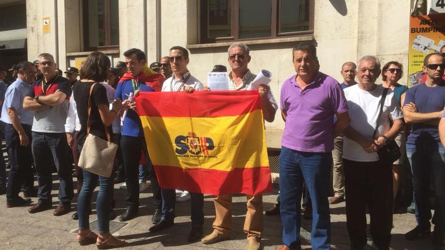 Concentración de policías en Murcia en apoyo a los agentes en Cataluña