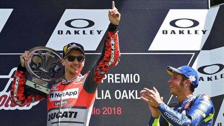 El &#039;paddock&#039; de MotoGP se pregunta si Lorenzo y Rossi deberían retirarse