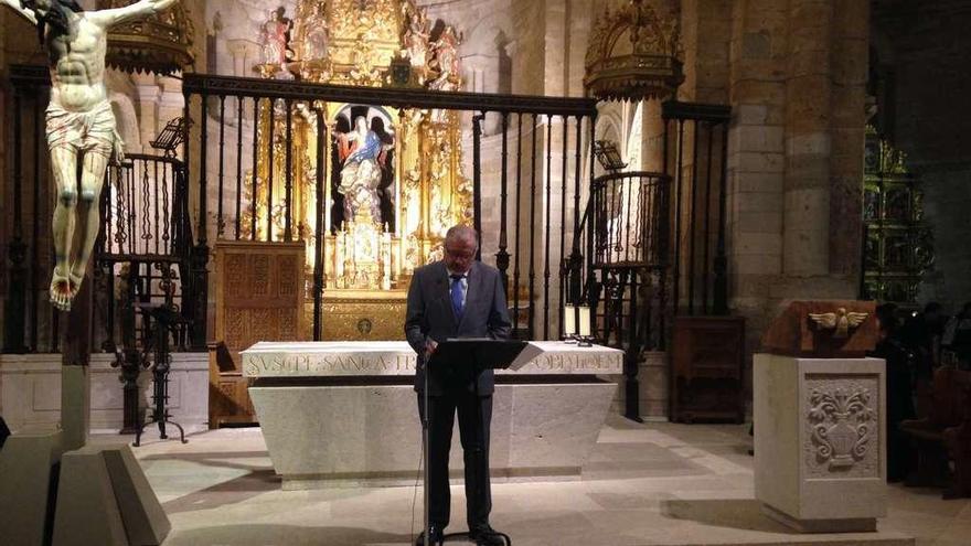 Luis Jaramillo pronuncia su pregón de la Semana Santa en La Colegiata de Toro.