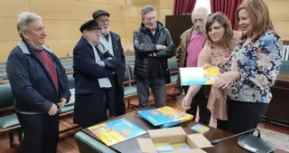 "Stukas" lleva su icónico "Hazañas bélicas" al Ayuntamiento de Langreo