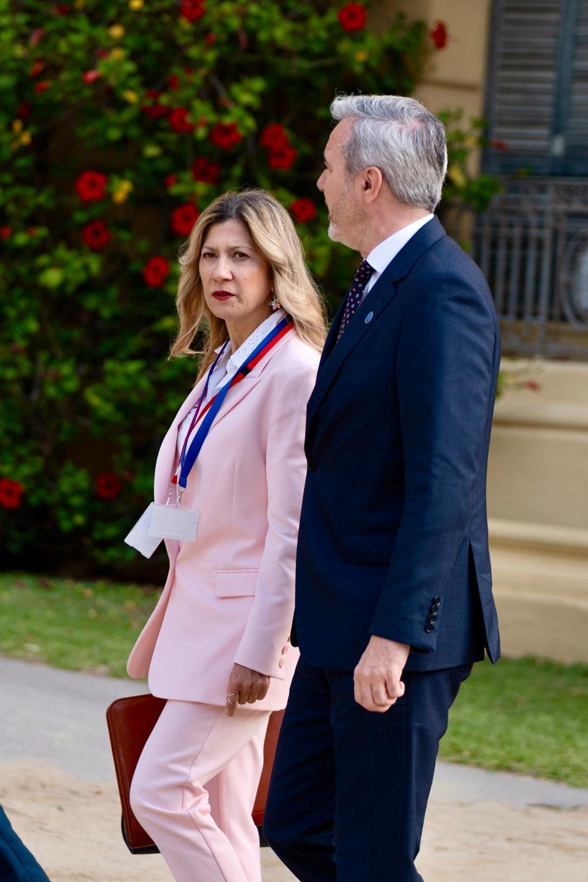 La vicepresidenta aragonesa, Mar Vaquero, con el presidente autonómico, Jorge Azcón, en su llegada a la Conferencia de Presidentes.