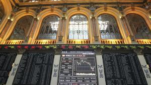 El IBEX 35 cae un 0,18 % por la inflación en EE.UU. y las amenazas de Trump a Irán