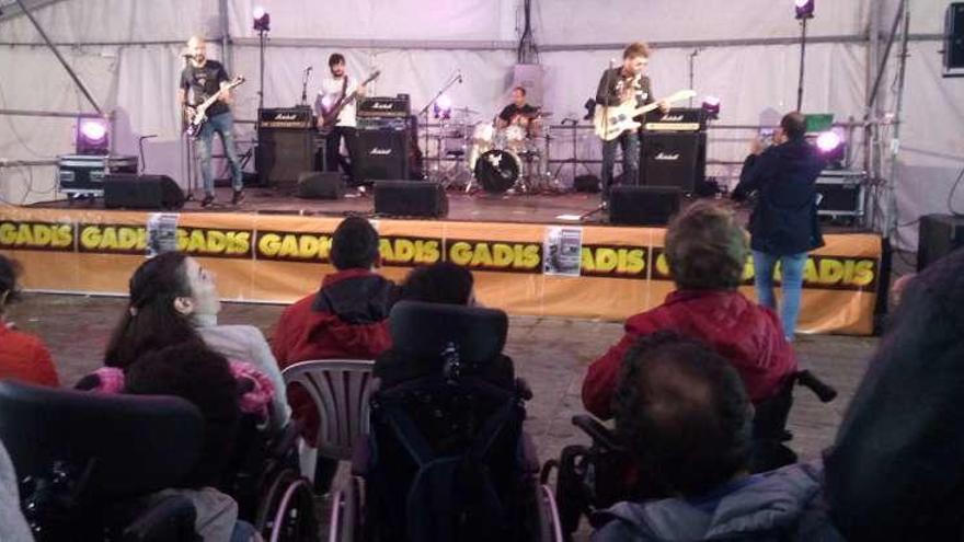 Rock solidario en el festival de Aspace en Sada